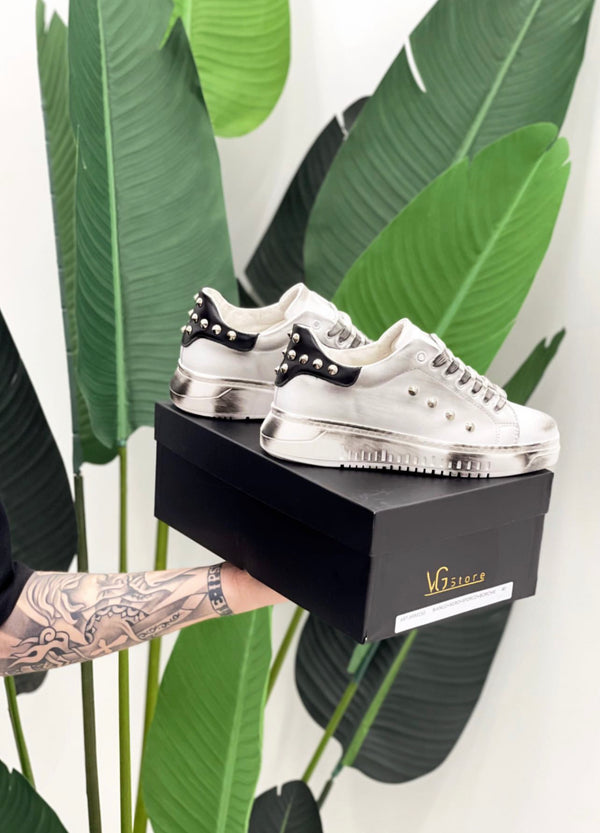 Scarpe Arm. Sporco